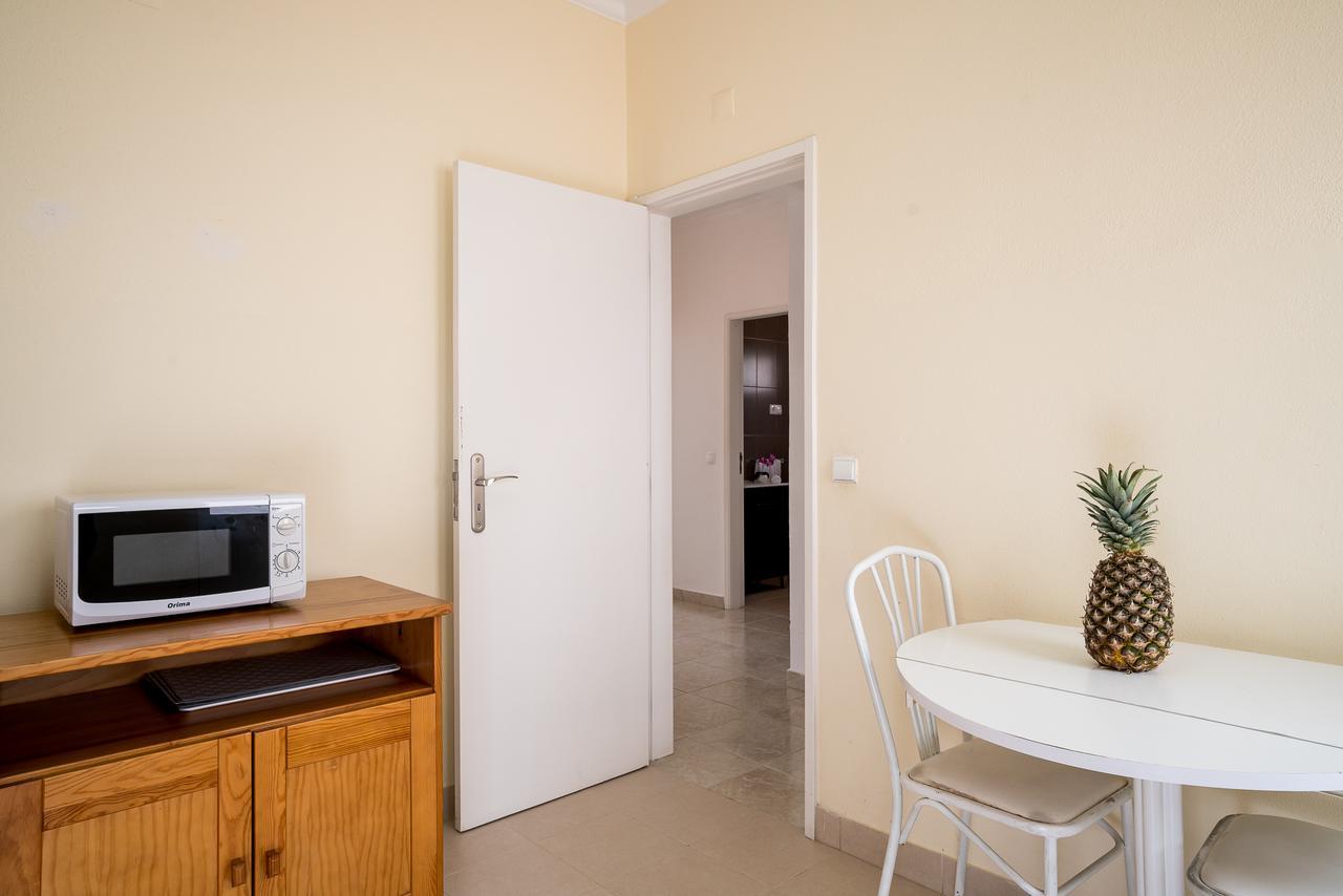 Ferienwohnung T2 Avenida- Frente Mar, Ar-Condicionado, Wifi Quarteira Exterior foto